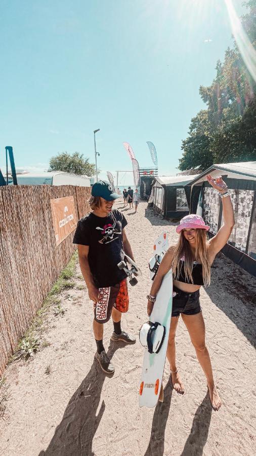 Przyczepy Kempingowe Chalupy 6, Kite Crew, W Maju Bez Przedsionkow Kemping Chałupy